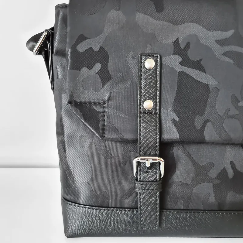 Sac Bandoulière Sacoche Et Porte-documents|Sac Besace^Sac besace Oxford camouflage avec garniture cuir safiano noir